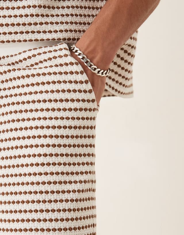 ASOS ASOS DESIGN oversized crochet style short in beige - 2