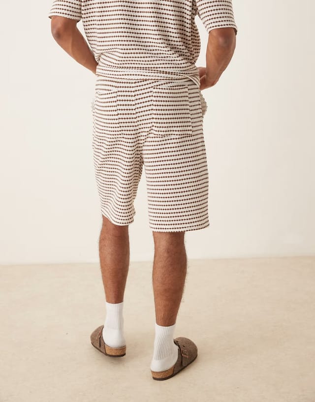 ASOS ASOS DESIGN oversized crochet style short in beige - 3