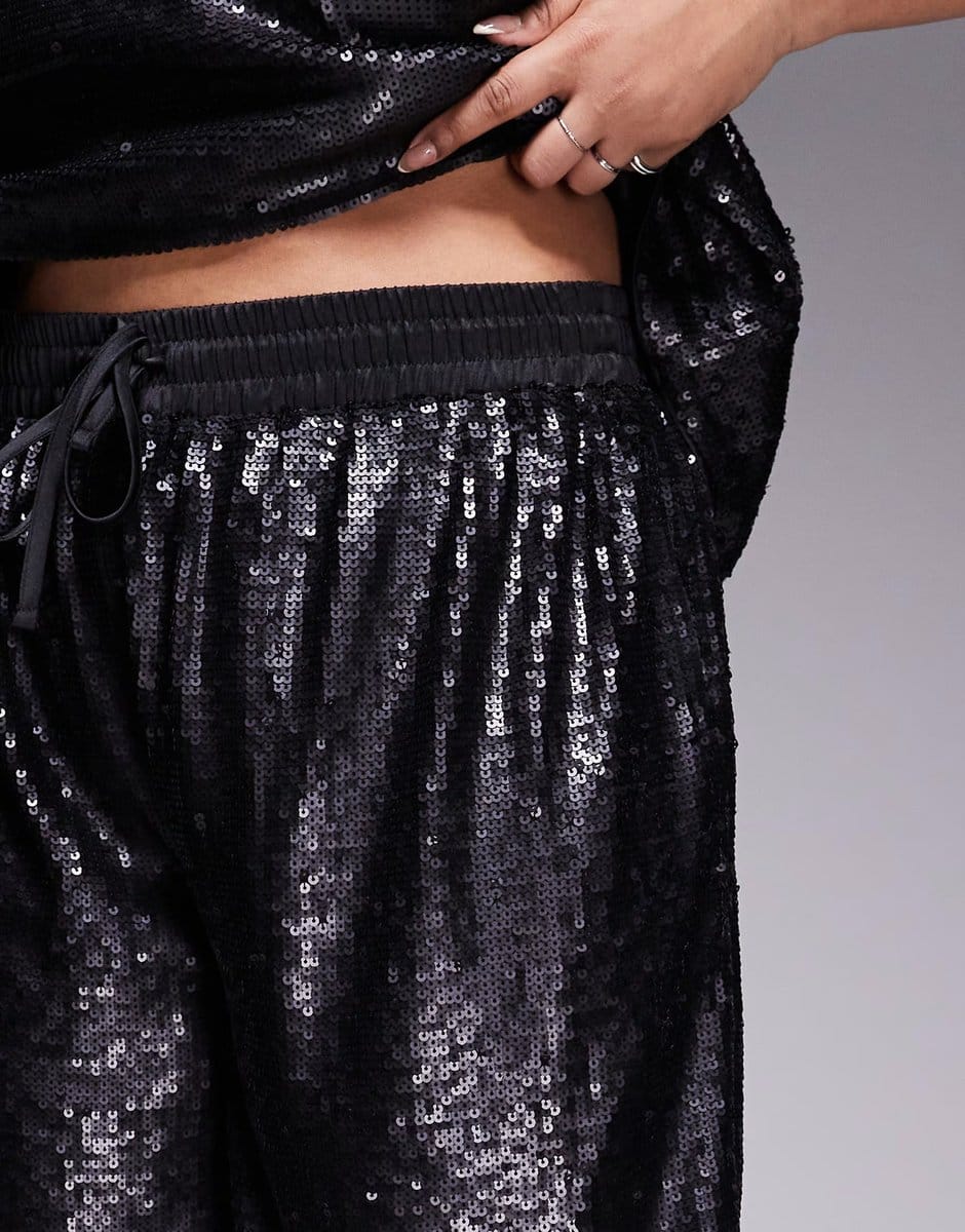 ASOS ASOS DESIGN Curve tailored longline sequin short co-ord in black  - 4