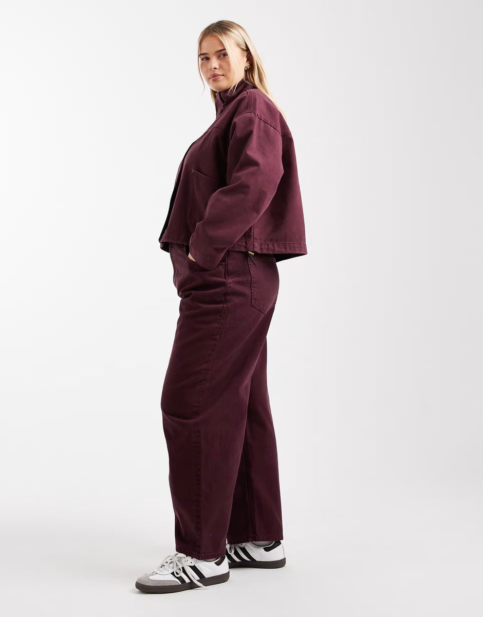 ASOS ASOS DESIGN Curve slim barrel jeans in burgundy co-ord - 4