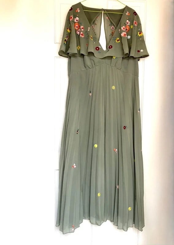 ASOS ASOS curve embroidered floral pleated dress size uk 20 - 2