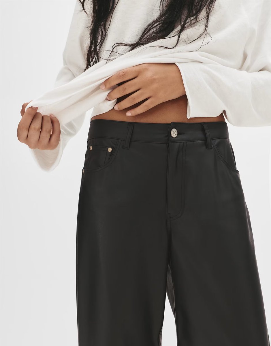 ASOS Pull&Bear Leather effect trousers in black - 3