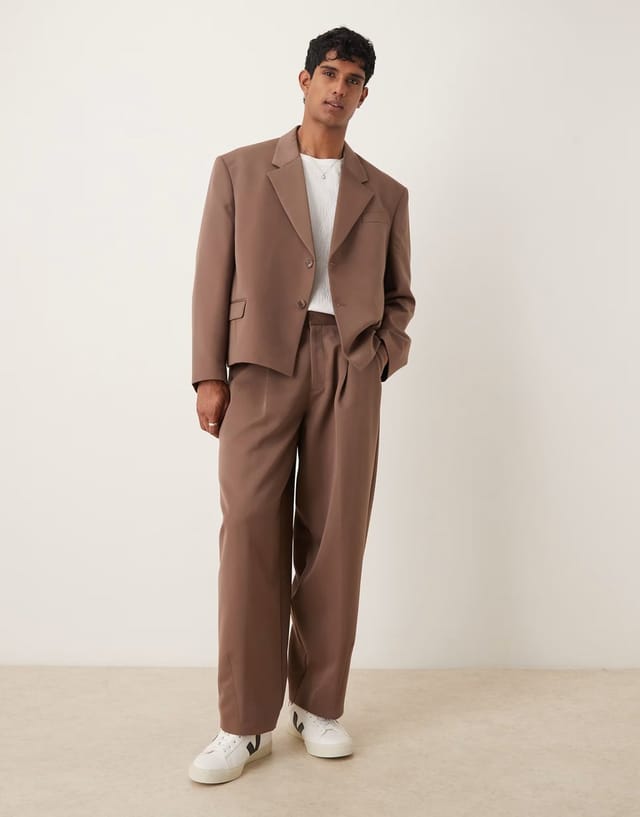ASOS ASOS DESIGN oversized cropped suit jacket in brown - 2