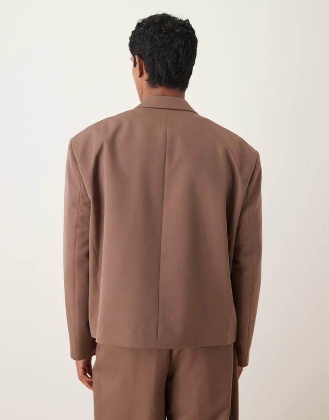 ASOS ASOS DESIGN oversized cropped suit jacket in brown - 3