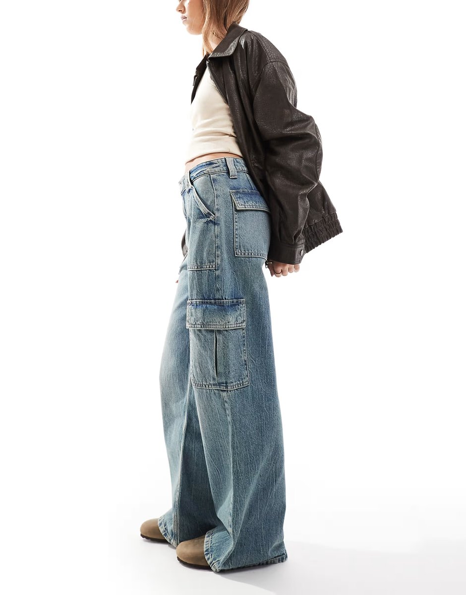 ASOS Cotton On Relaxed cargo jean in mid blue - 4