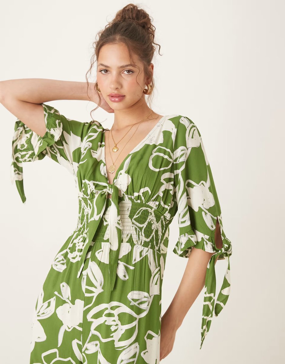 ASOS ASOS DESIGN shirred waist jumpsuit action in green floral - 4