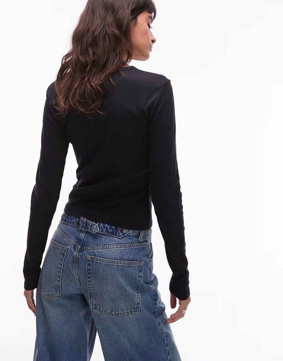 ASOS Levi's Rickie long sleeve  t-shirt glitter central logo in black - 4
