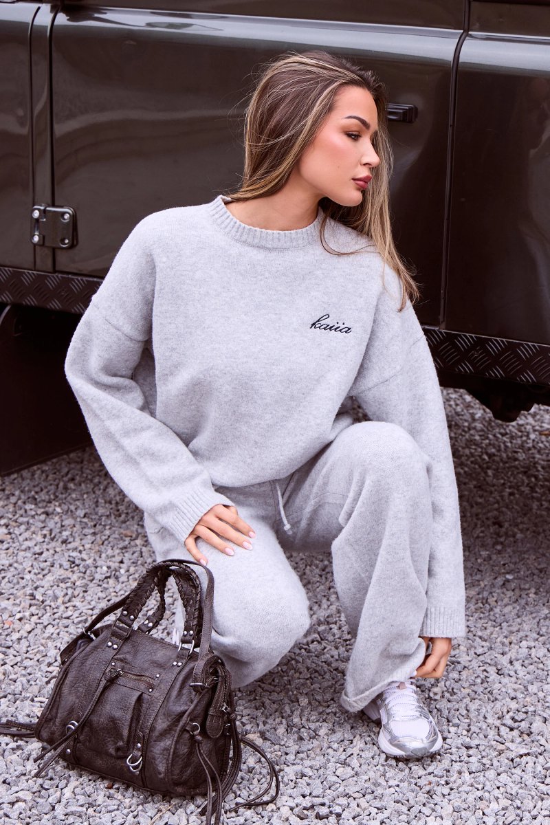 Kaiia Kaiia Script Knit Oversized Sweatshirt Light Grey - 2