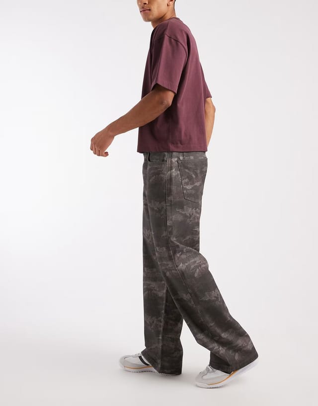 ASOS ASOS DESIGN baggy trousers in camo print - 2