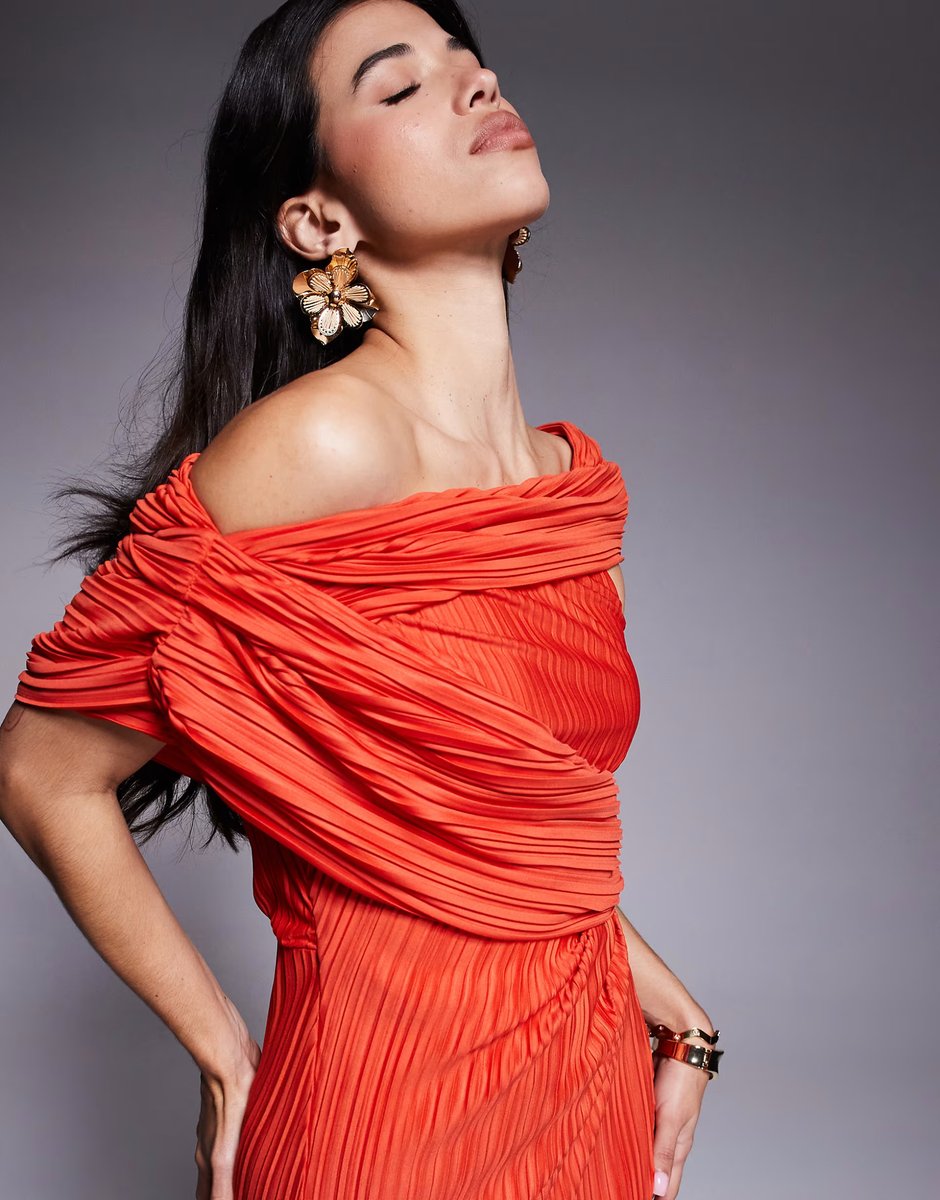 ASOS ASOS DESIGN plisse drape shoulder maxi dress with wrap skirt in orange - 4