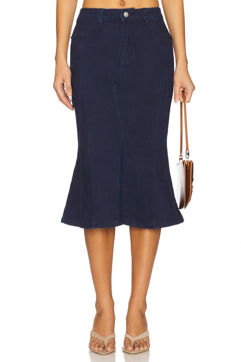 revolve Revolve Darlah Denim Midi Skirt in Dark Denim
