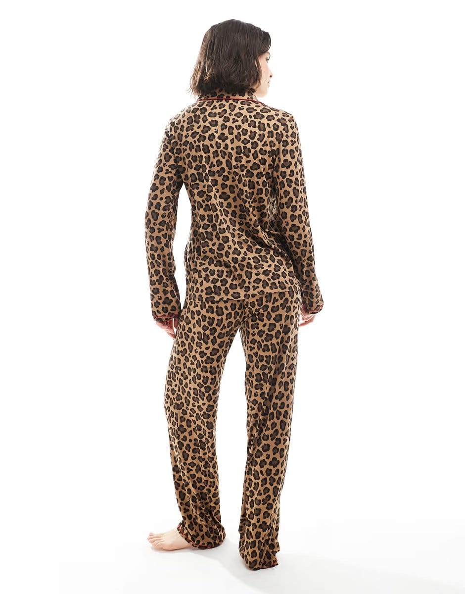 ASOS Urban Threads long sleeve revere and trouser pyjama set in leopard print - 4