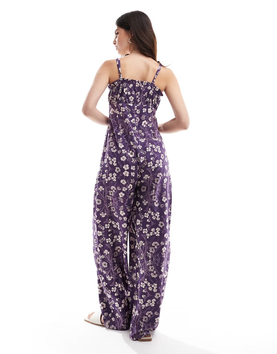 ASOS ASOS DESIGN frill bust ruched waist strappy spun jumpsuit in purple and white floral - 4
