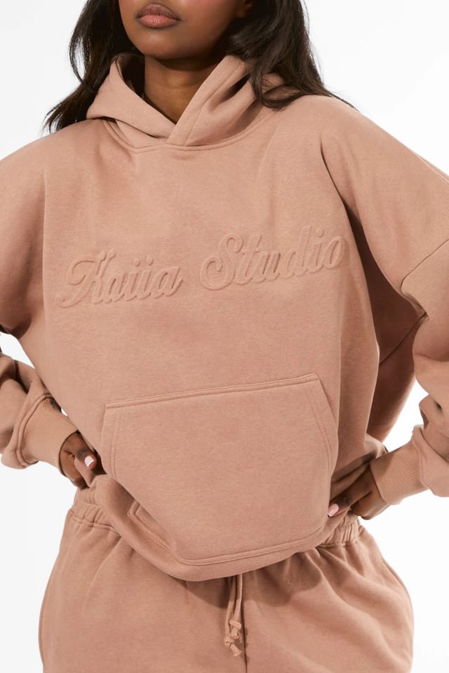 Kaiia Kaiia Studio Embossed Script Logo Oversized Hoodie Milk Chocolate - 2