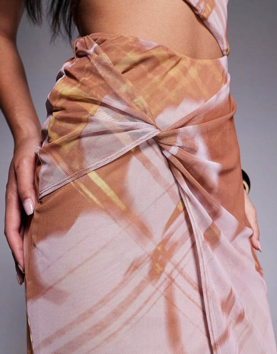 ASOS ASOS DESIGN halter neck with wrap skirt midi dress in print - 4