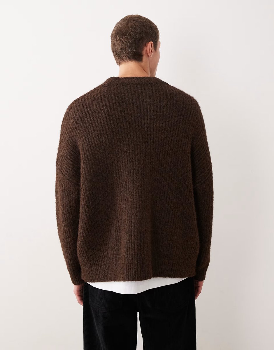 ASOS ASOS DESIGN super oversized knitted crew neck jumper in brown - 4