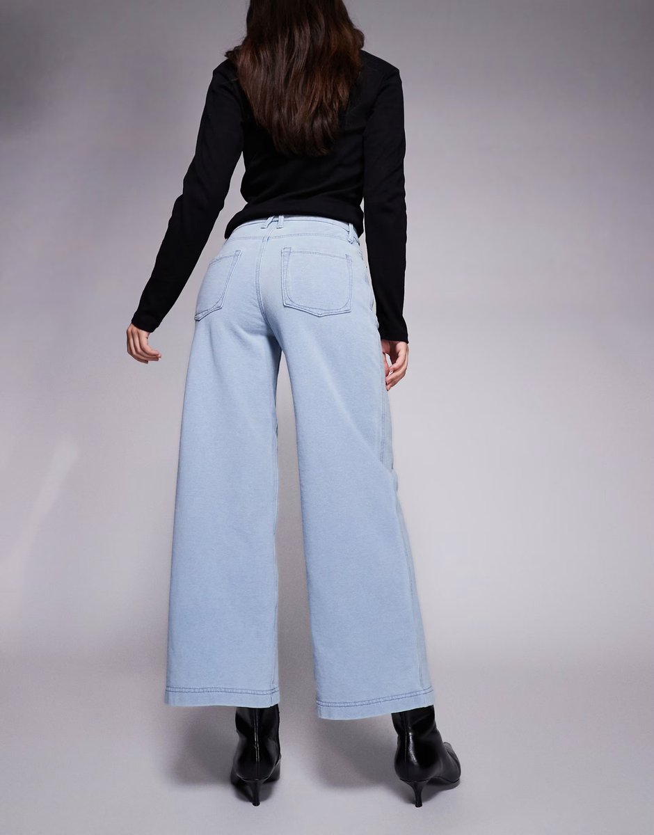 ASOS Good American jeanius  cropped good skate jeans co-ord in light blue wash - 4