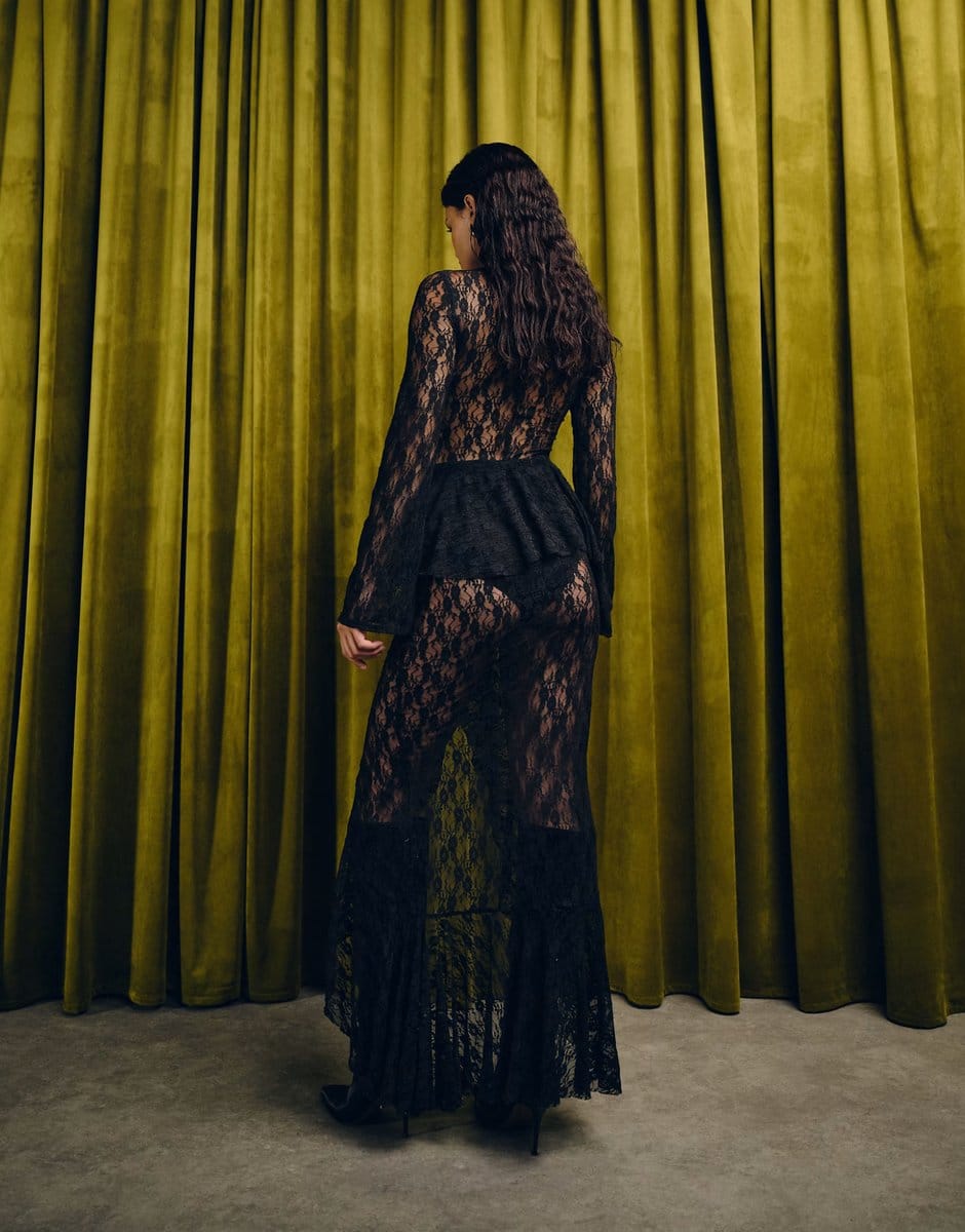 ASOS ASOS DESIGN lace long sleeve maxi dress ruffle skirt in black - 4