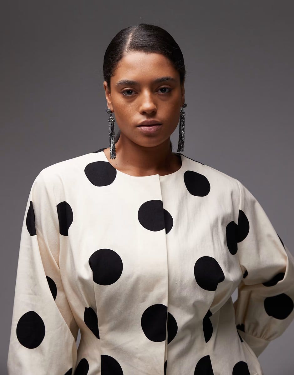 ASOS ASOS DESIGN Curve button down blazer structured mini dress in polka dot - 4