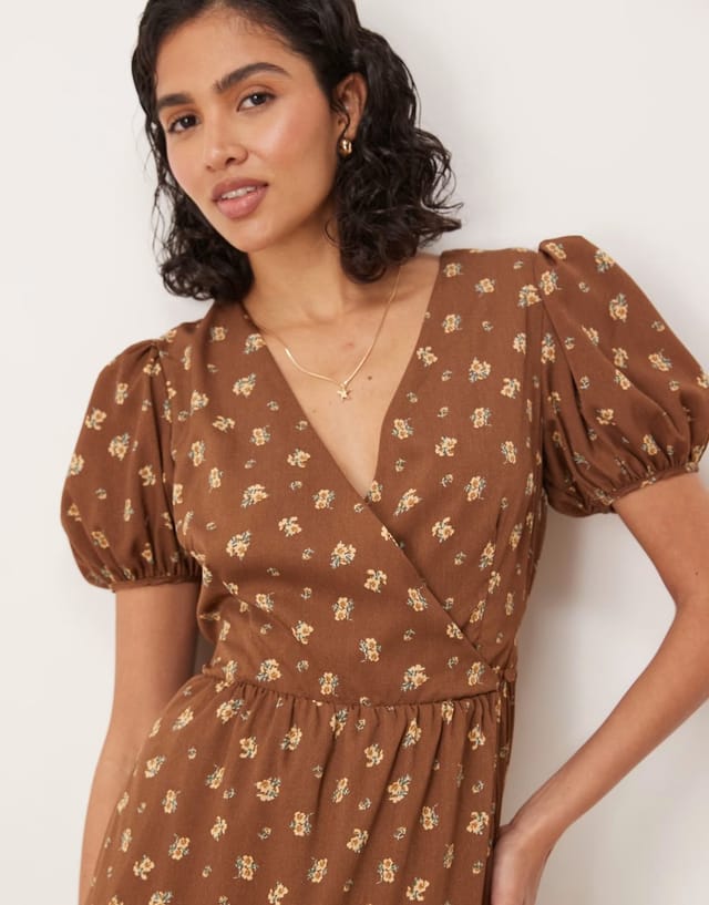 ASOS Glamorous short sleeve maxi wrap dress in brown ditsy floral - 3