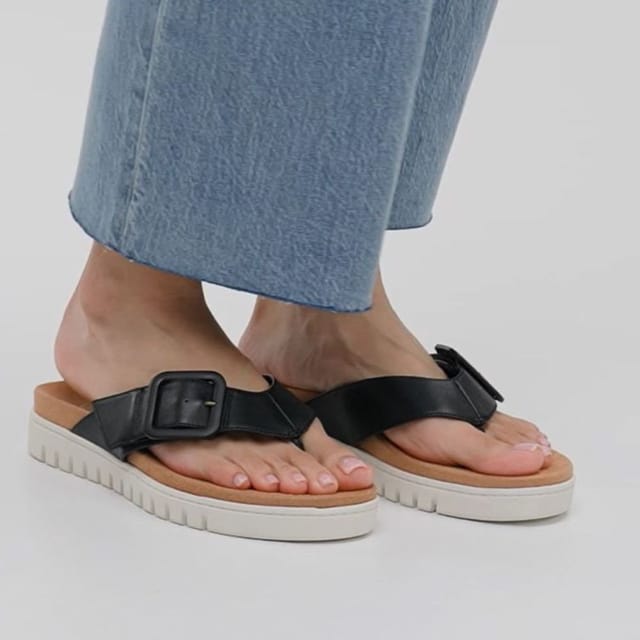 Vionic Vionic Women's Uptown Marin Thong Sandals in Black - 2