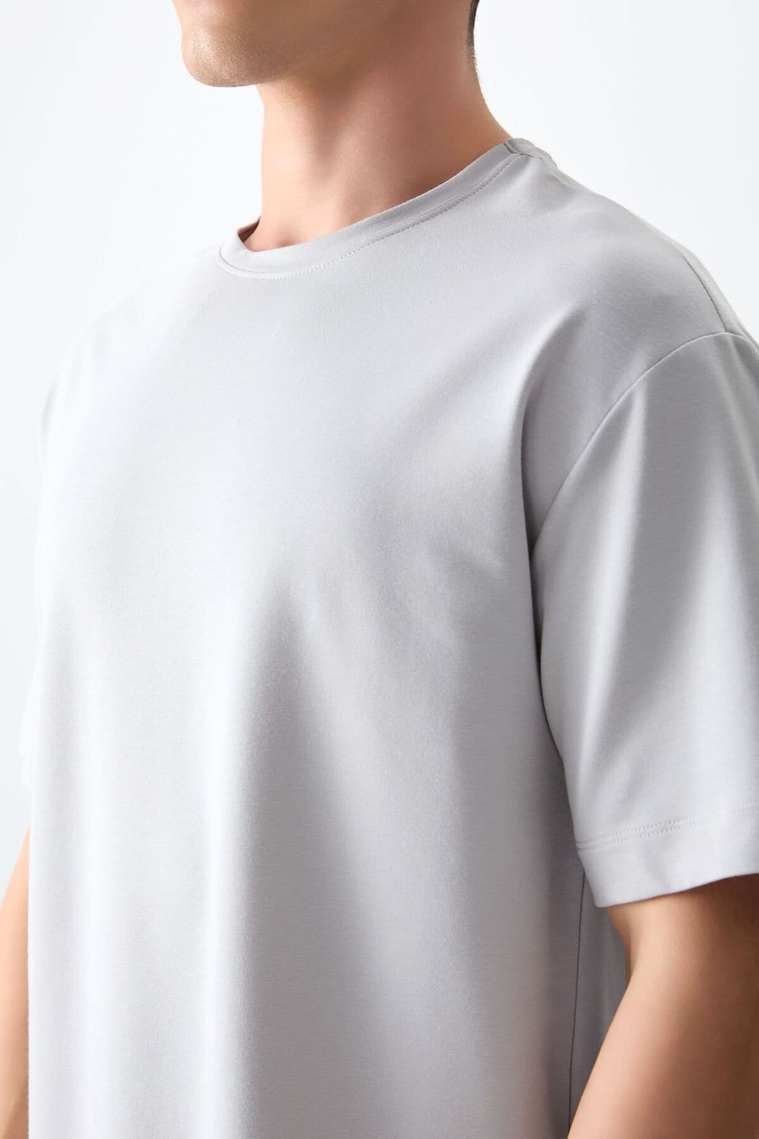 Tommy Life Tommy Life Men's Oversized Cotton Blend Crew Neck T-Shirt in Light Grey - 4