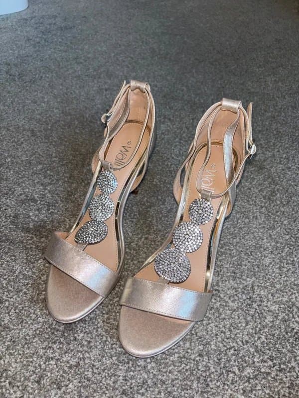 Wallis Wallis rose gold heels size 6