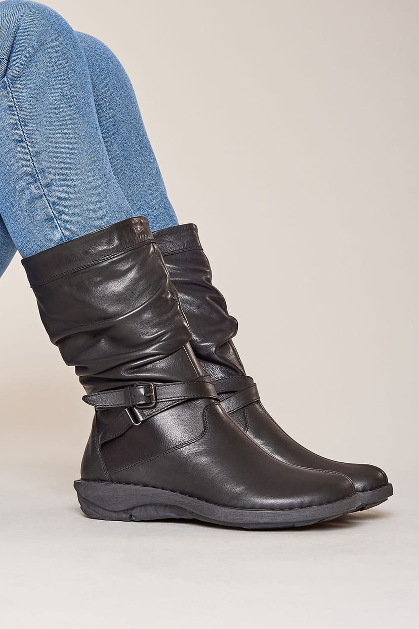 Moshulu Moshulu Women's 'Teacake' Slouchy Mid-Length Leather Boots in Black - 1