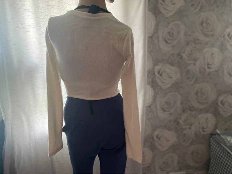 Bershka Bershka Cream ribbed long sleeve crop top