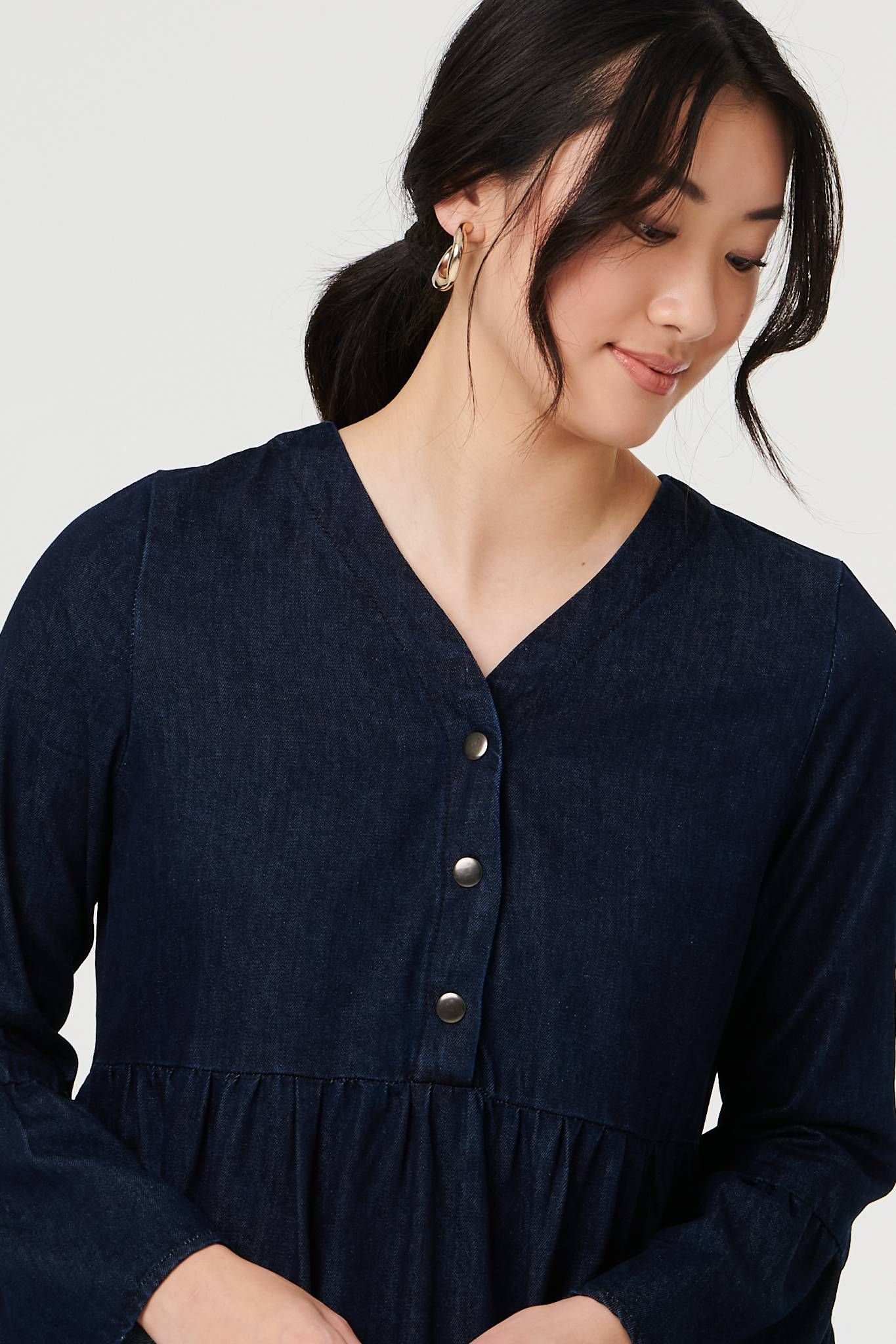 Izabel London Izabel London Women's Tiered Long Sleeve Relaxed Maxi Dress in Blue - 4