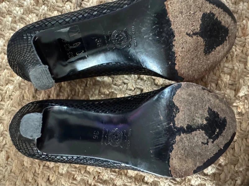 Russell & Bromley Russell & Bromley classic court heels (EU36) size 3