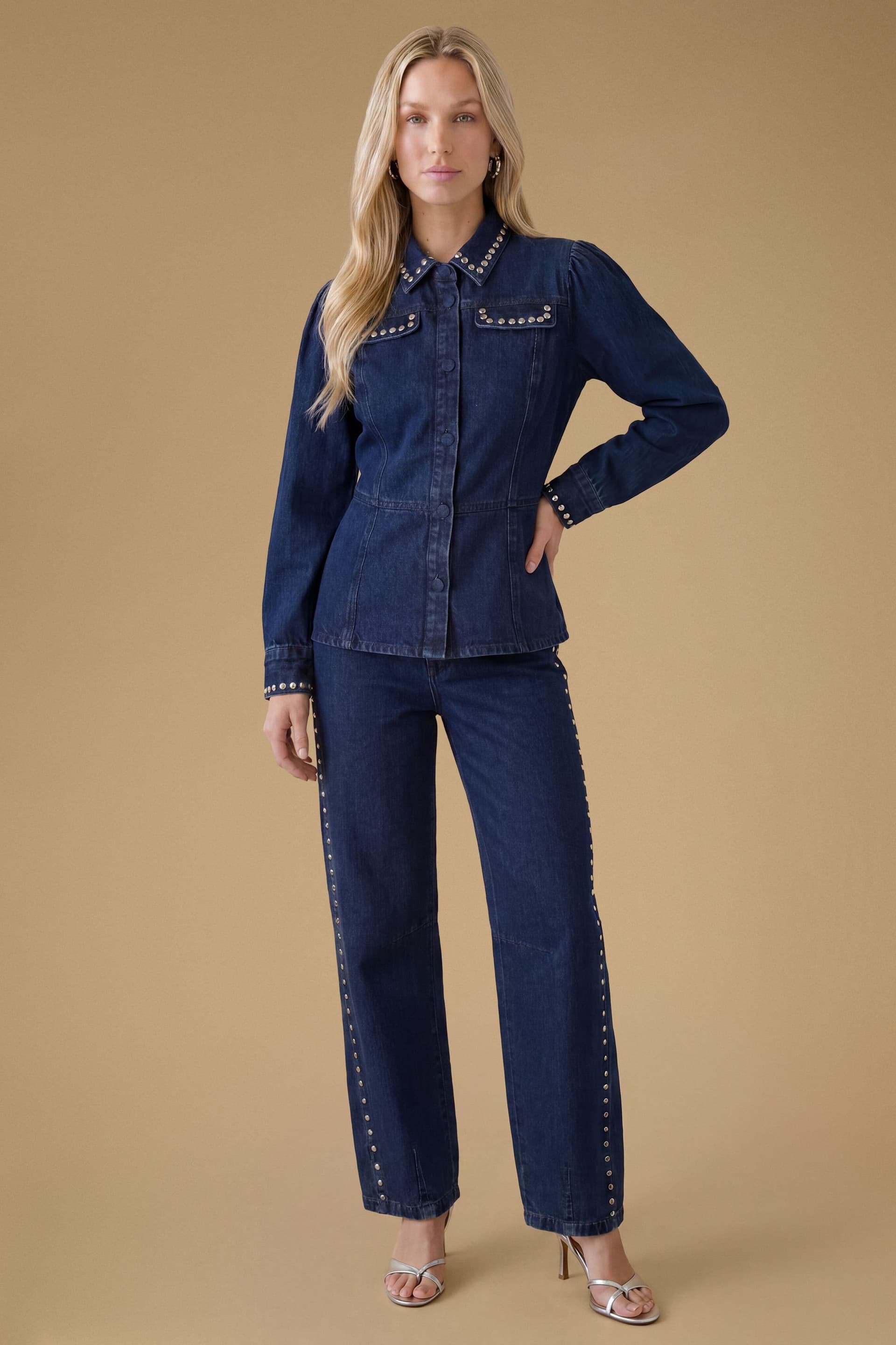 Oasis Oasis Women's Premium Stud Detail Barrell Leg Jean in Indigo