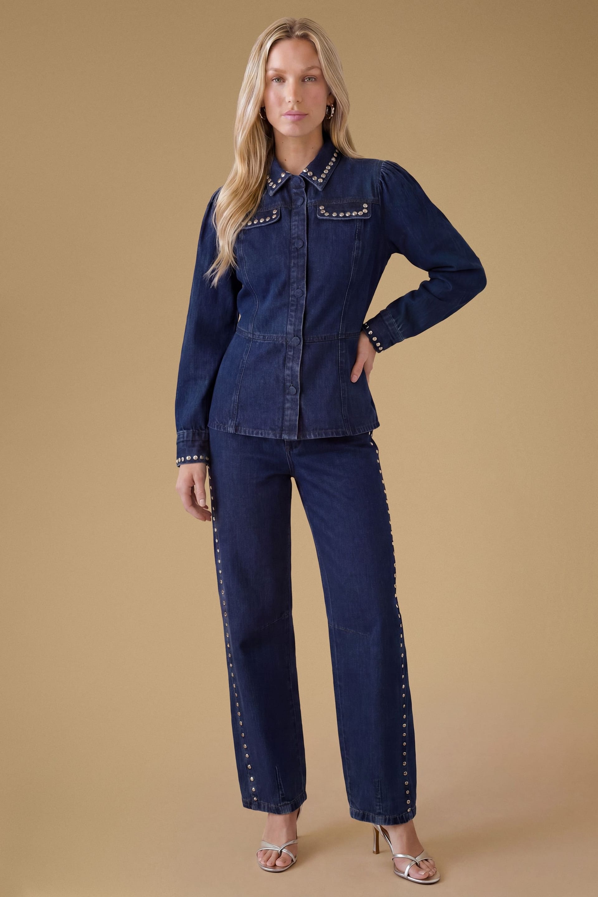 Oasis Oasis Women's Premium Stud Detail Barrell Leg Jean in Indigo - 4