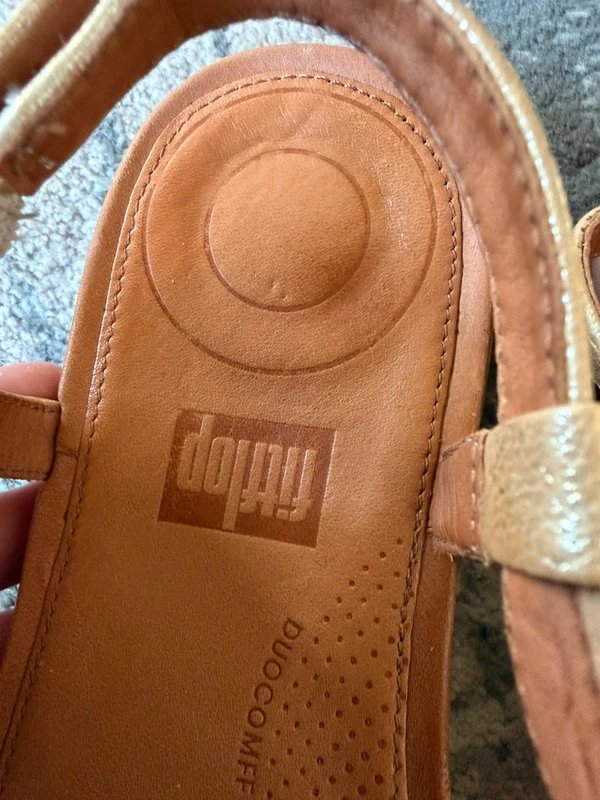 FitFlop Gold leather FitFlop toe post sandals with ankle strap size 4 - 1