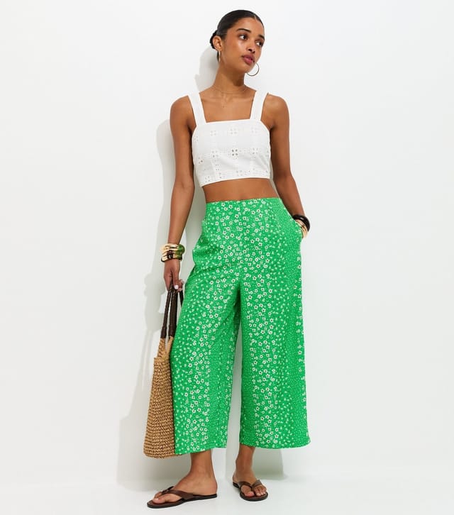 New Look Women's Green Floral Print Cropped Wide Leg Trousers New Look - 3