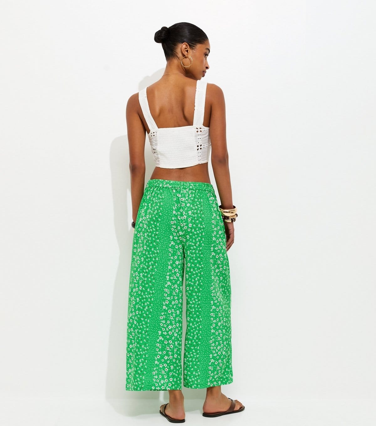 New Look Women's Green Floral Print Cropped Wide Leg Trousers New Look - 4