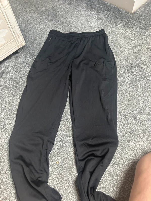 Nike Nike joggers brand new - KIDS XL
