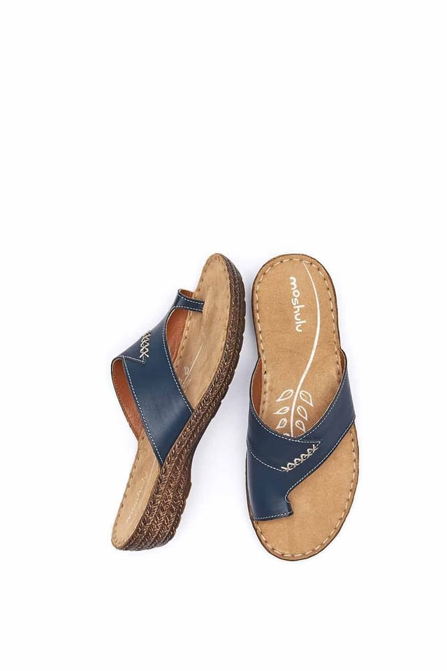 Moshulu Moshulu Women's 'Seville Classic 2' Toe-Loop Comfort Sandals in Indigo - 2