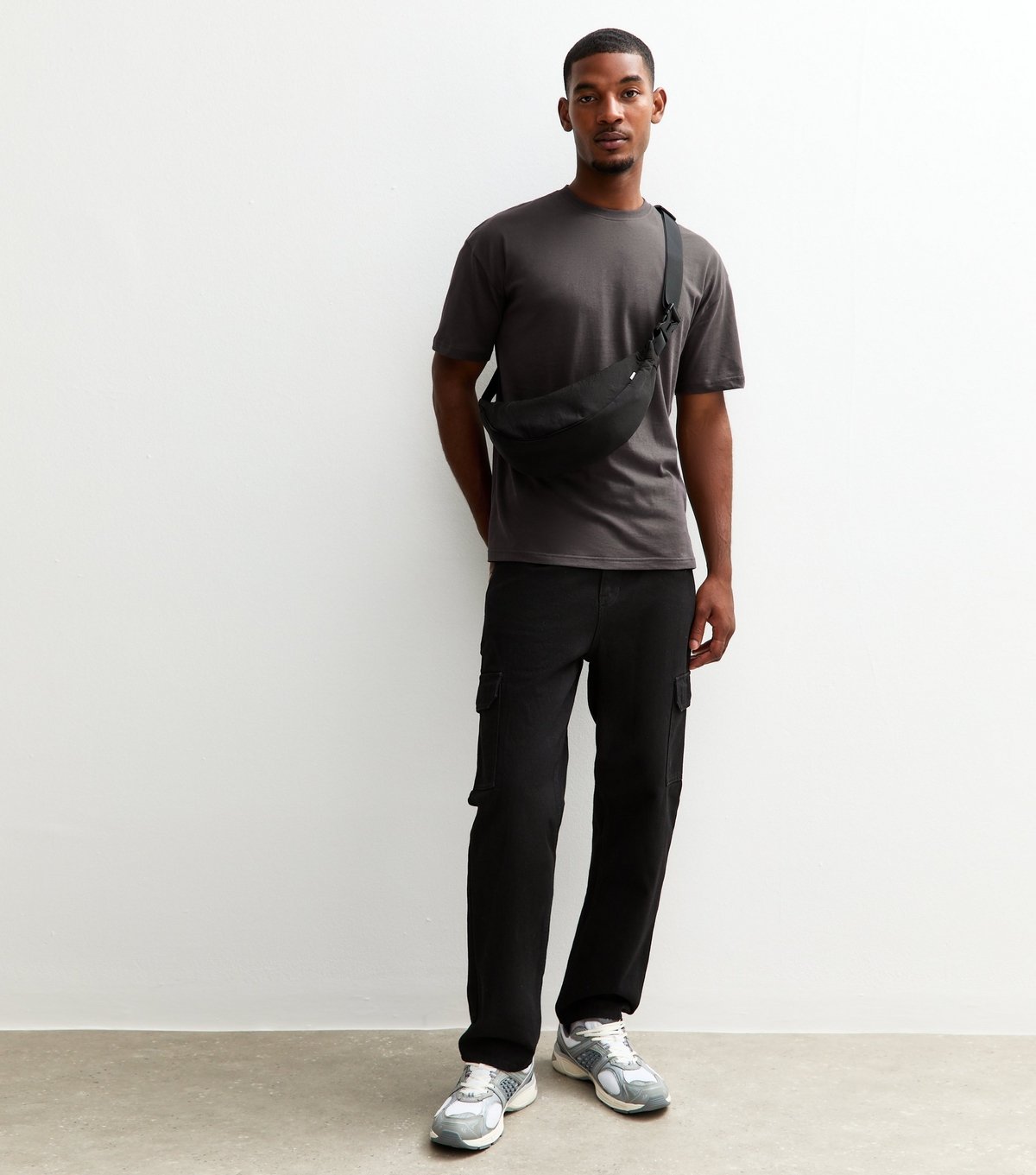 New Look Men's Dark Grey Oversized Crew Neck T-Shirt New Look - 3