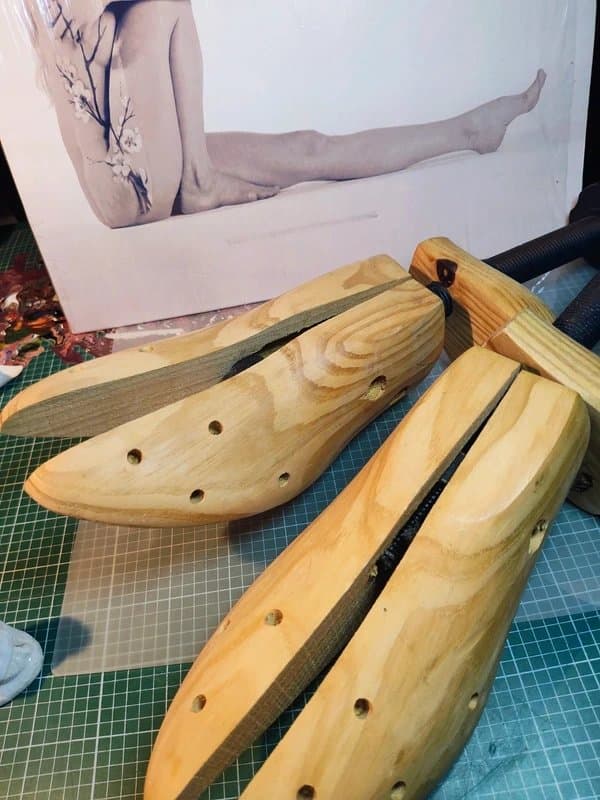Accessories Pair of Professional Wooden 2-Way Adjustable Shoe Expanders / Shoe Stretcher Trees