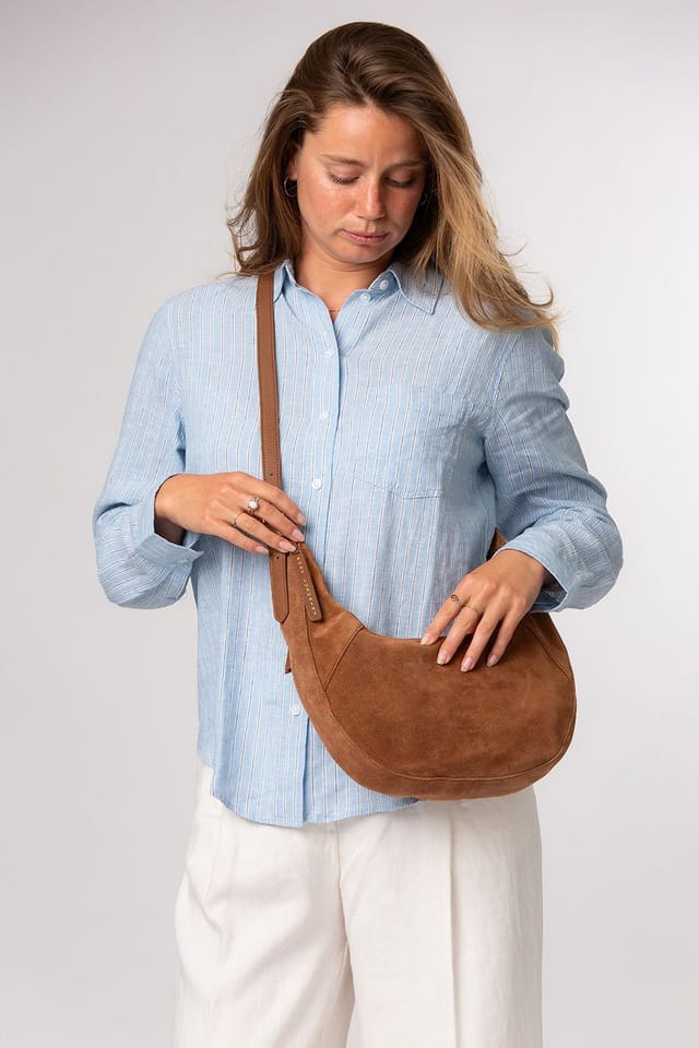 Pure Luxuries London Pure Luxuries London Women's 'Felicity' Suede Shoulder Bag in Tan - 2