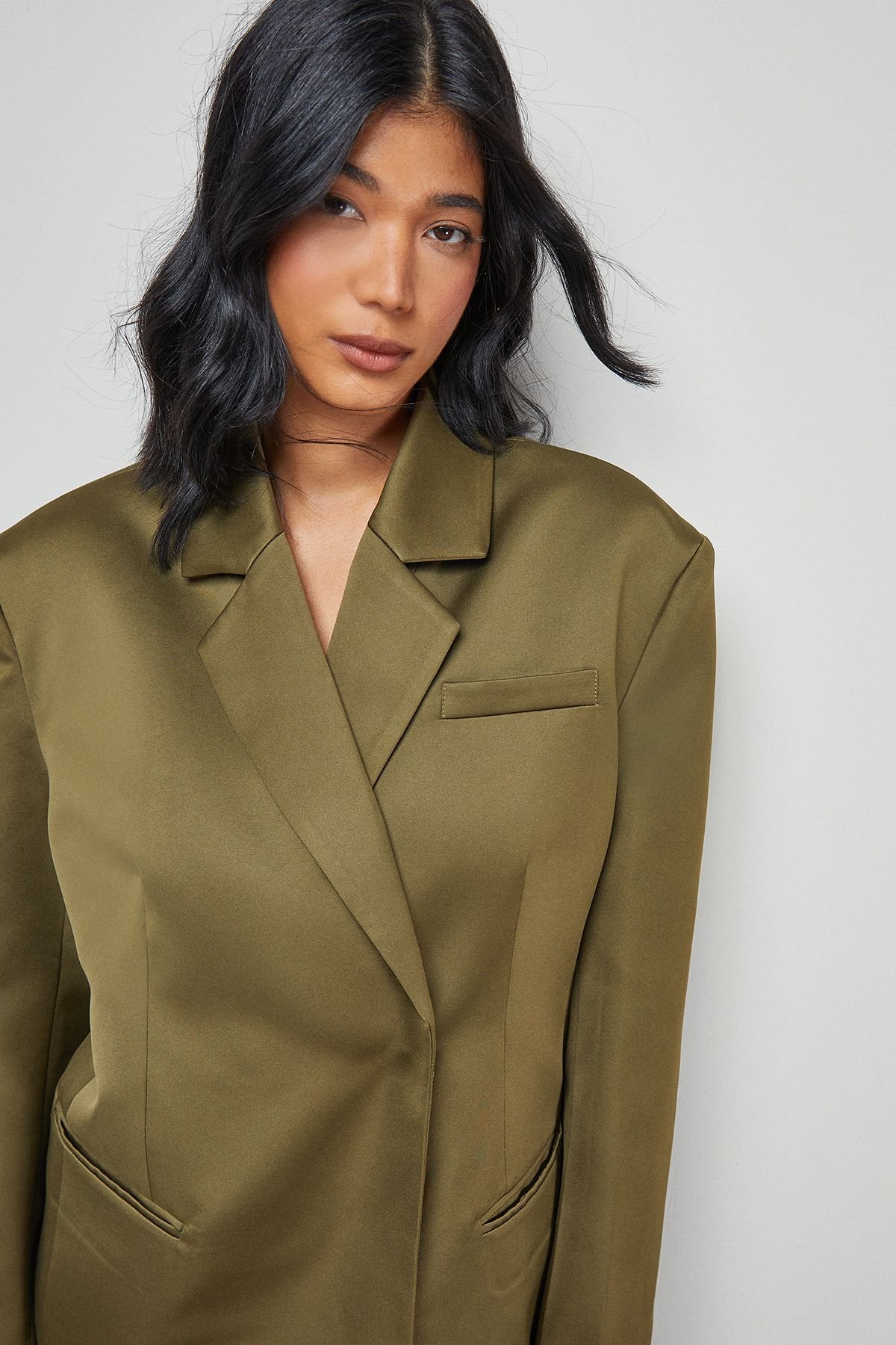 Warehouse Warehouse Women's Premium Satin Oversized Blazer Co-ord in Olive - 4