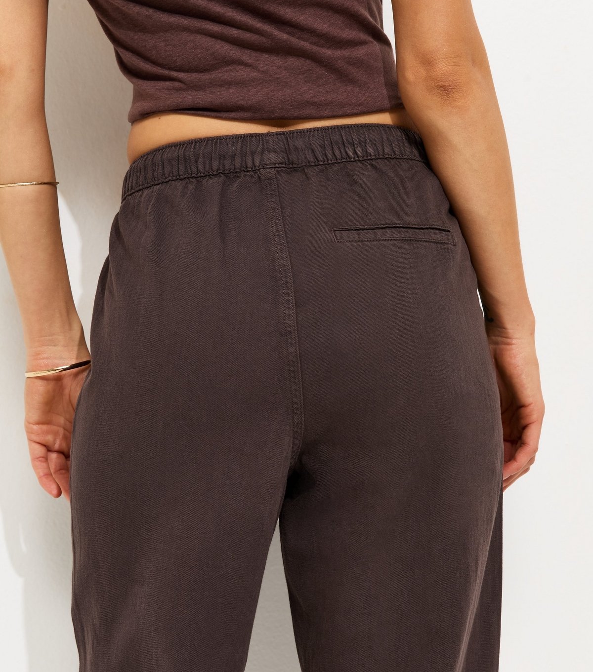 New Look Women's Tall Dark Brown Cotton Cuffed Twill Cargo Trousers New Look - 2