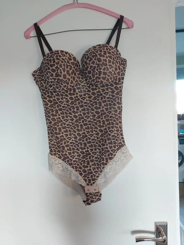New Look New Look leopard print body size 36D