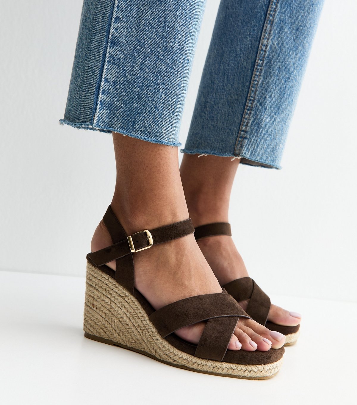 New Look Women's Extra Wide Fit Brown Strappy Wedge Sandals Vegan New Look - 2