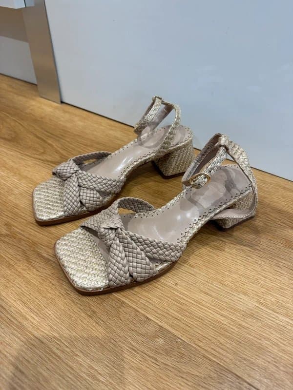 ASOS Brand New ASOS Design Braided Block-Heel Sandals – UK 3