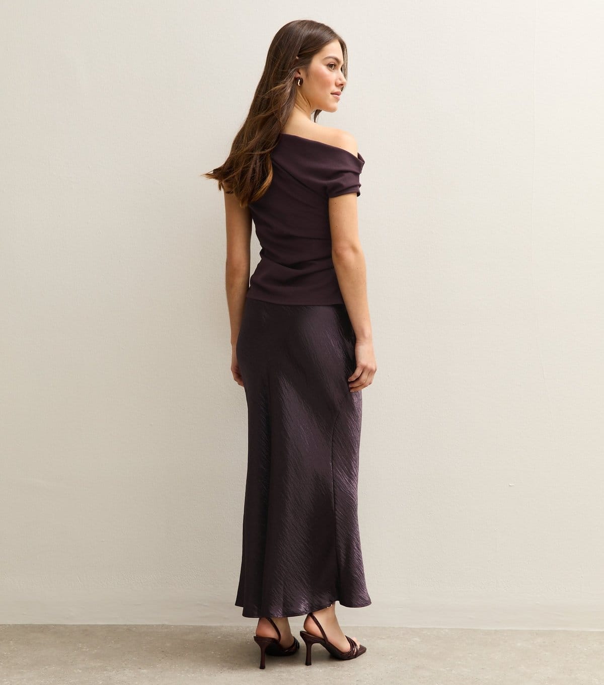 New Look Women's Petite Dark Burgundy Textured Satin Midi Skirt New Look - 4