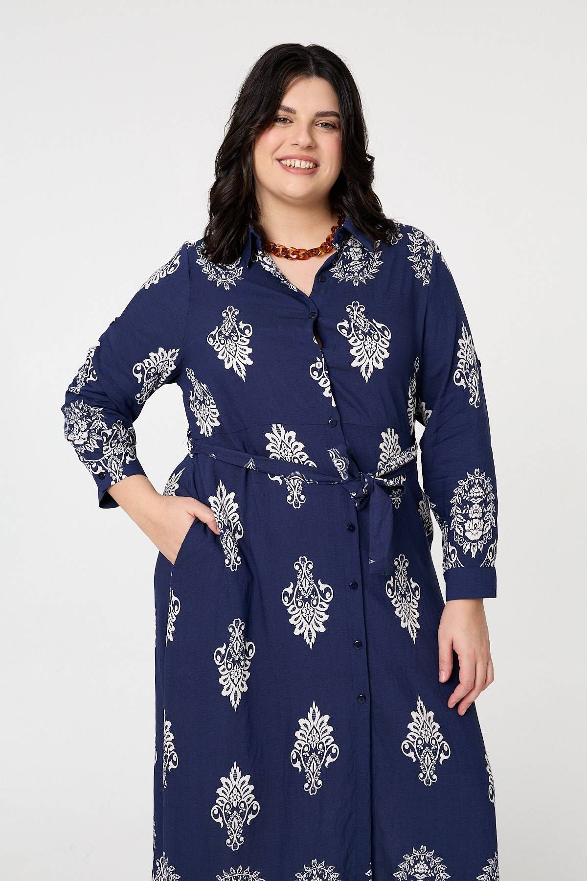 Izabel Curve Izabel Curve Women's Curve Baroque Print Maxi Shirt Dress in Navy - 4