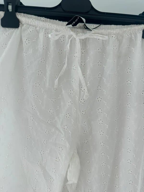 Bershka Bershka white embroidery trousers M
