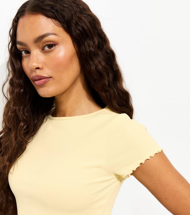 New Look Women's Petite Yellow Ribbed Babylock Tee New Look - 2